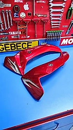 YAMAHA CRYPTON C8 DIŞ DİZLİK KIRMIZI TAKIM ORJ 2011-2013